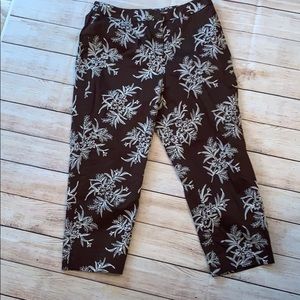 Jones NY women’s 10P floral capris Brown